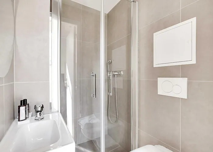 Апартаменты Cosy For 2p With A-c - Near Montmartre *